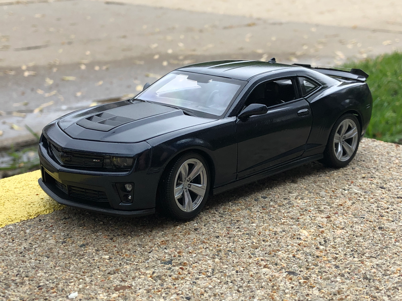 The front grille emblem was blacked out to resemble the “Flow Tie” hollow emblem on Doss’ ZL1.